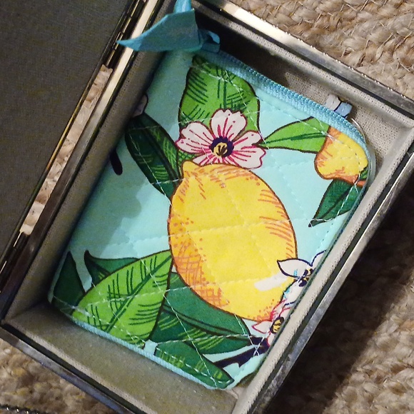 Kensie Home Mirrored Glass Jewelry Box with Glittery Sassy Top SPARKLE - Picture 11 of 11